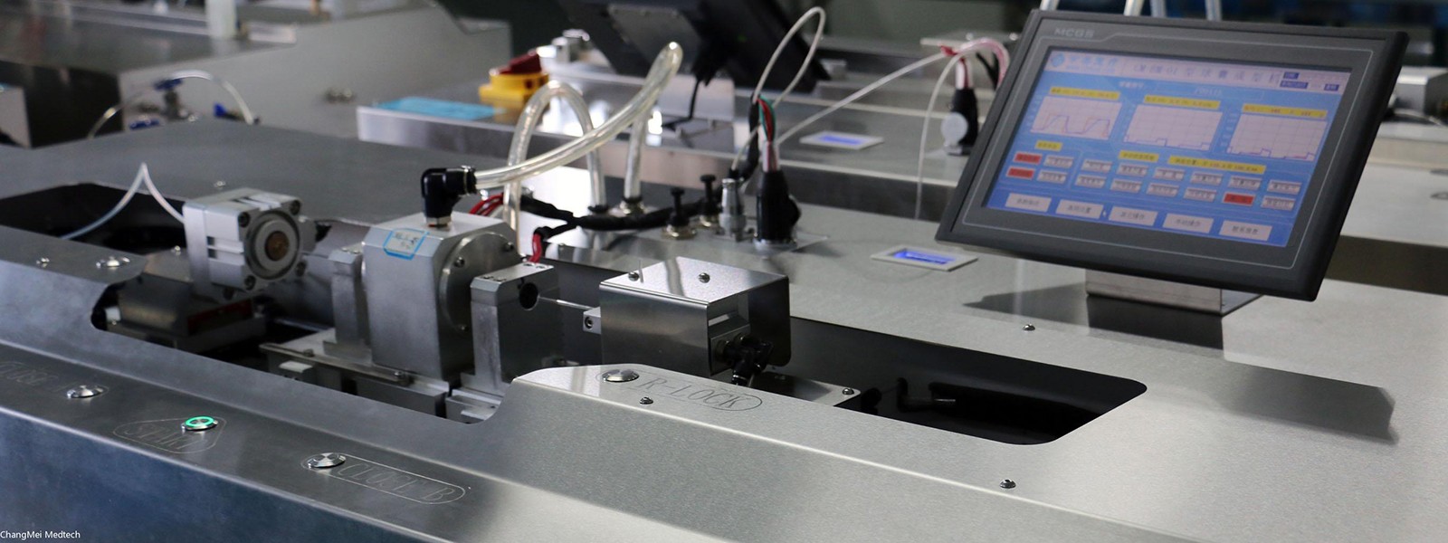 江蘇常美自主研發(fā)的全套球囊成型設(shè)備，可滿(mǎn)足從管材到球囊成品的所有需求..

 
View More
